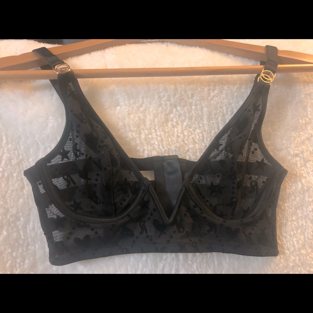 Victoria Secret V plunge Bra